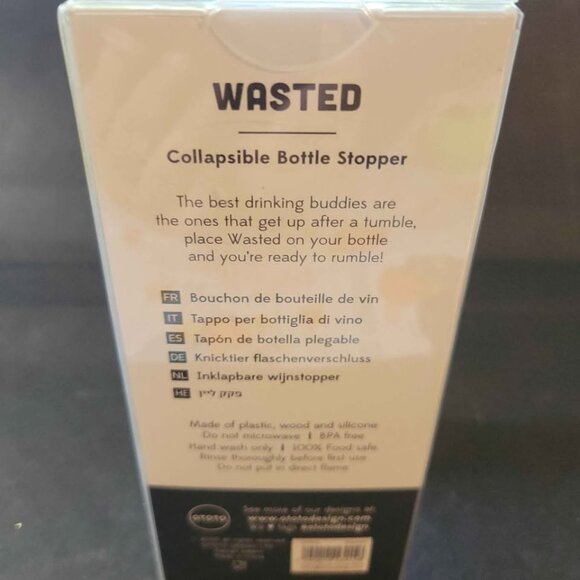 Wasted Bottle Stopper by the brand OTOTO - Picture 4 of 7